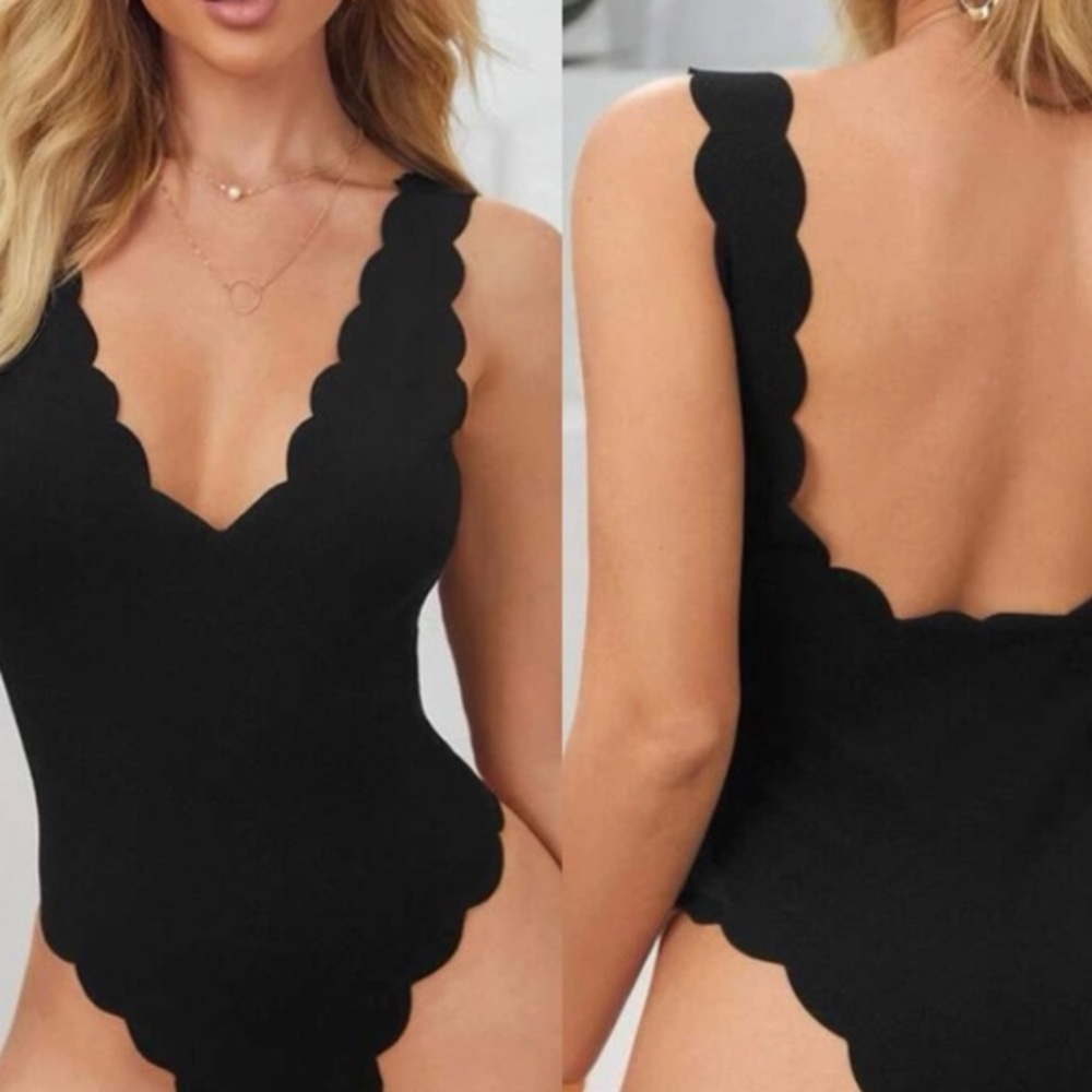 Boho scallop lace V neck low back cami bodysuit - Picture 3 of 5